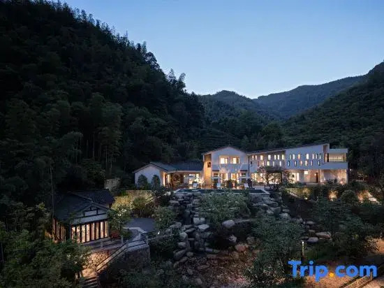 Wuta Xinshe (Jingshan Temple Branch)