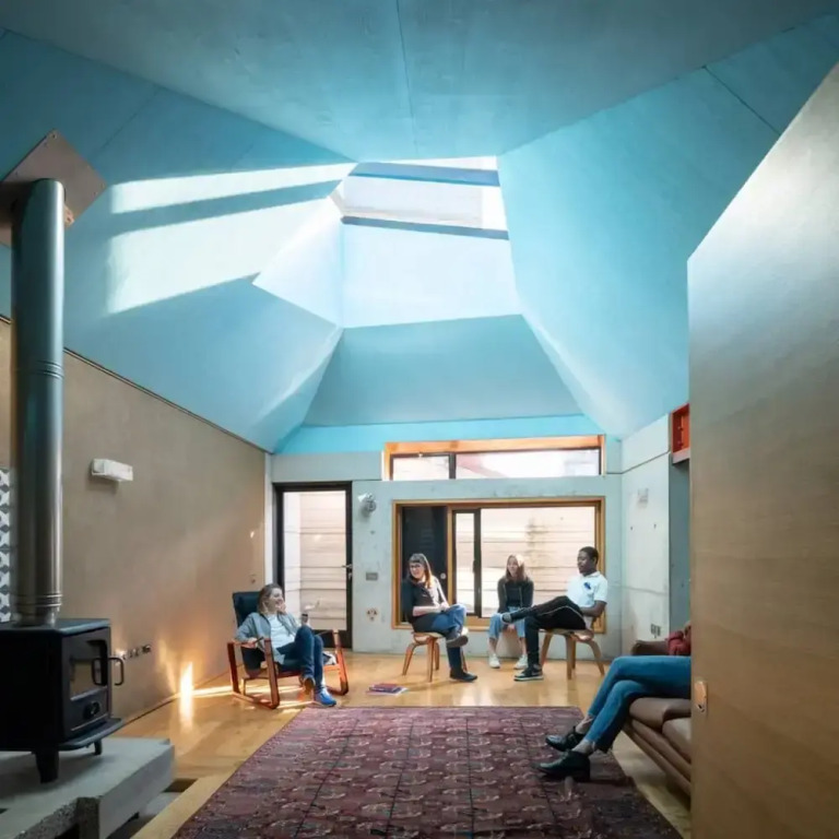 The Sunken House - 2 Bedroom Unique Space