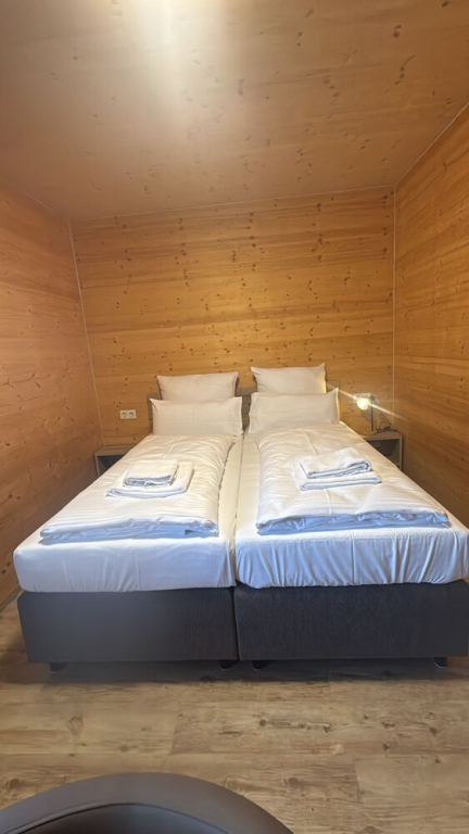 URBAN OAK Smart Stay