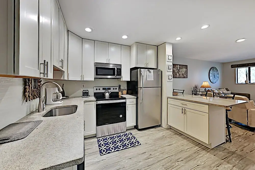 New Listing! Beachfront Hideway W/ 3 Pools! 2 Bedroom Condo