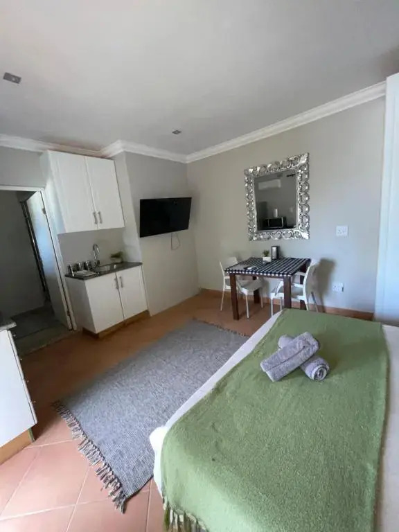 Guest house on Gillian Unit 3