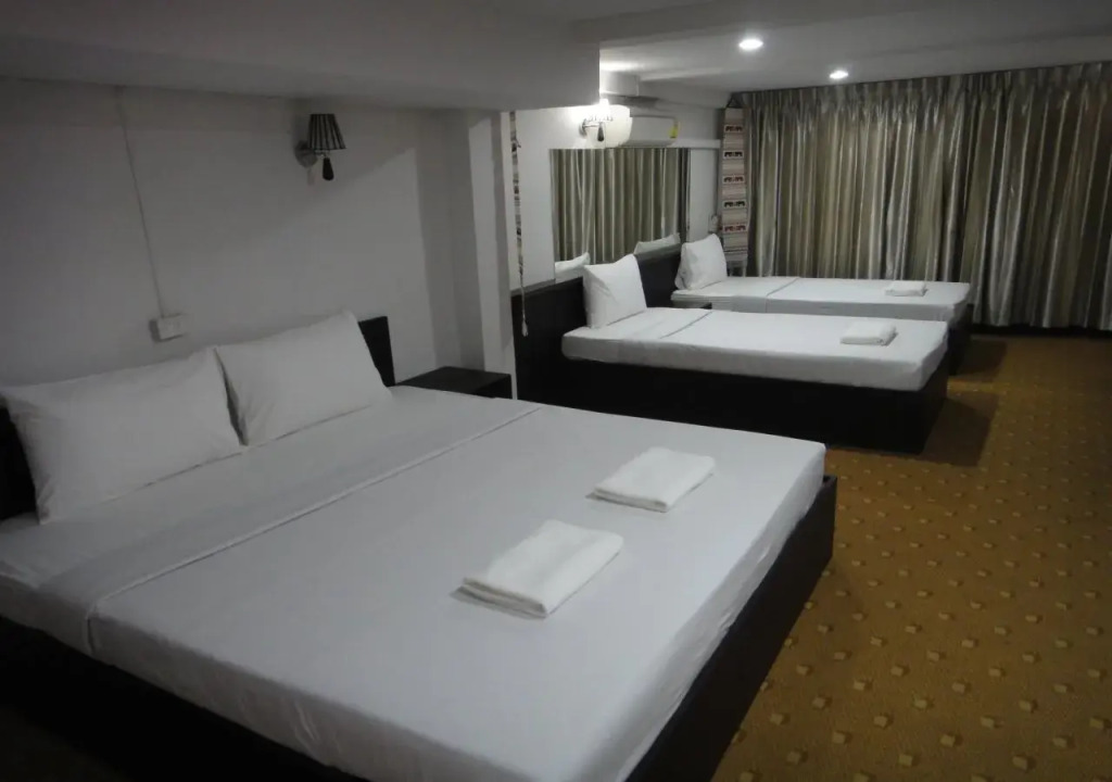 Baan Namtarn Guest House