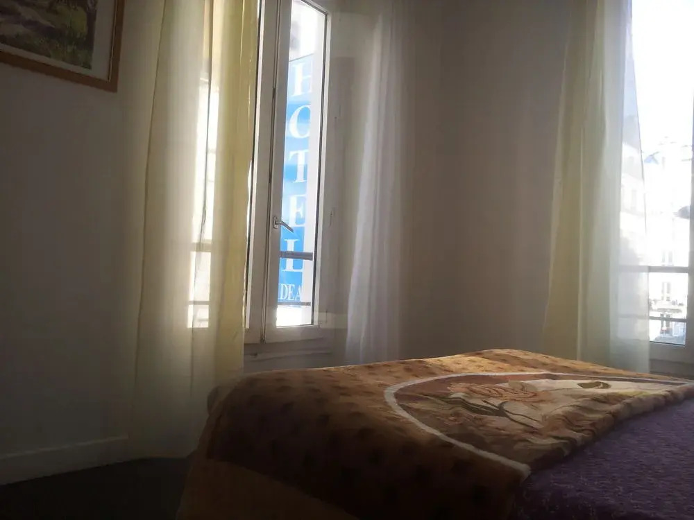 Ideal Hotel