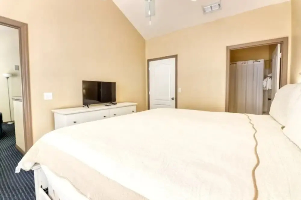 Zacharias' Runaway Beach Condo 1 Bedroom Condo by Redawning