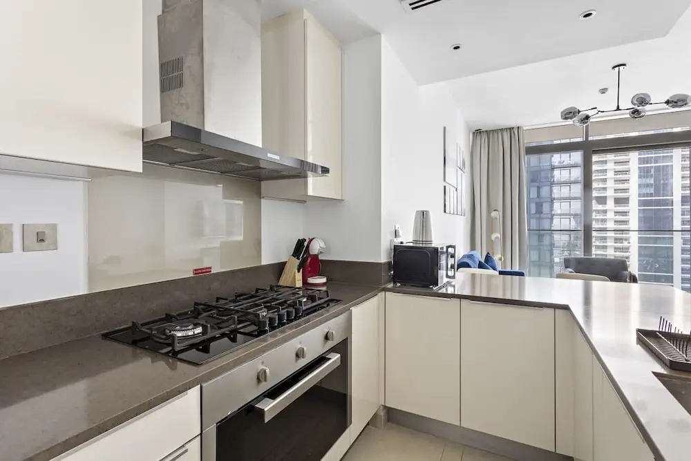 StoneTree - Luxury 2 BR - Prime location