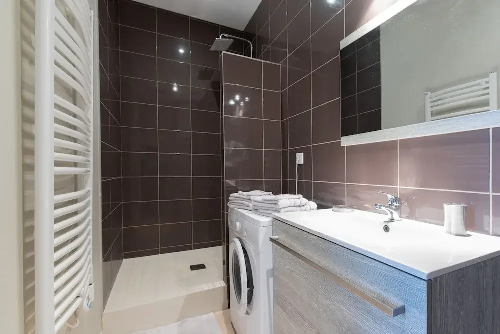Legend- Parking privé Gratuit- Terrasse privée- Wifi - Convert - Alimentec