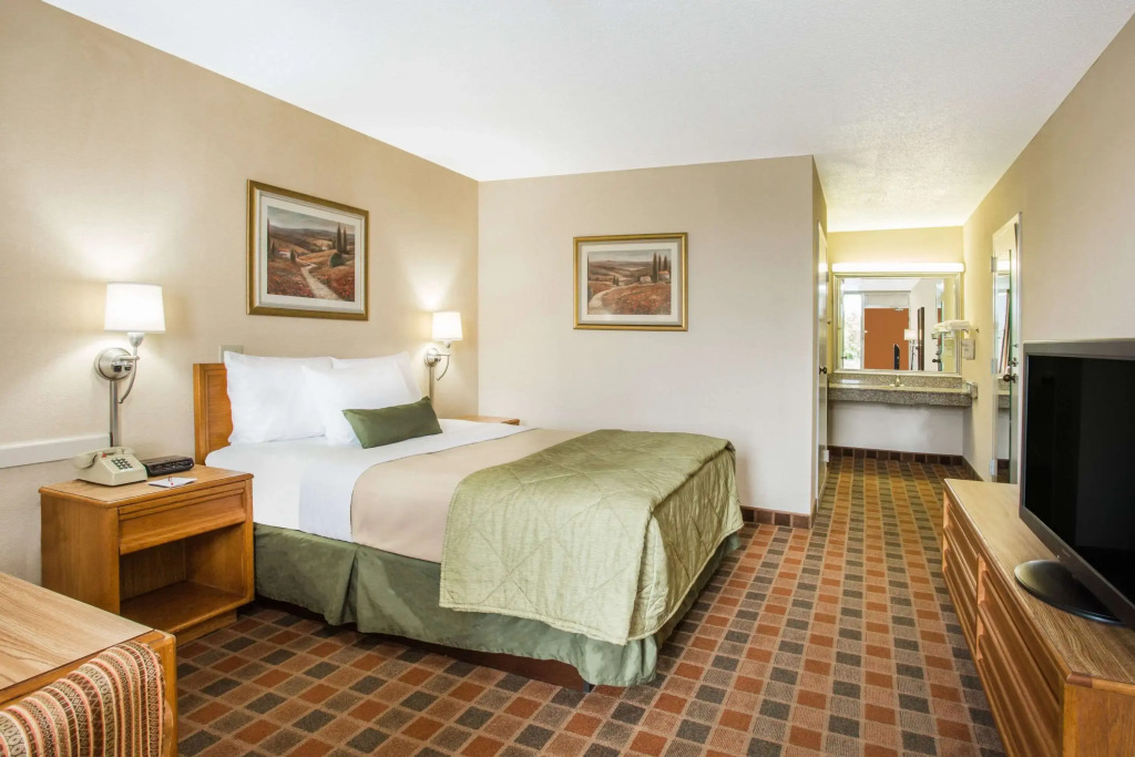 Ramada by Wyndham Wytheville