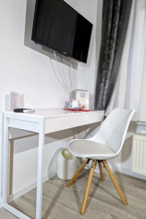 Room in Guest Room - Single Room in City Hotel in the Centre of Rastatt