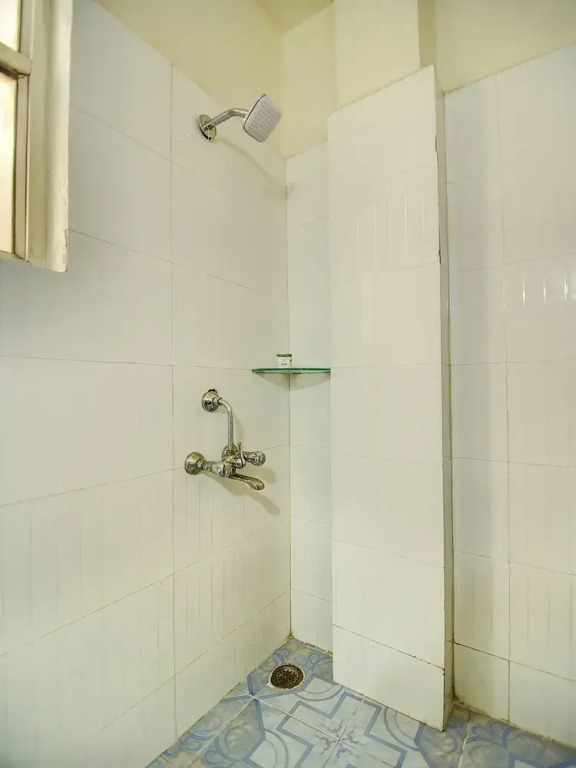 OYO 28461 Townhouse Royal Stay Inn