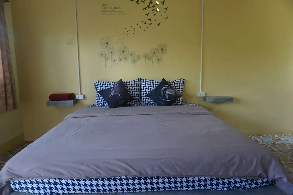 Tummi House