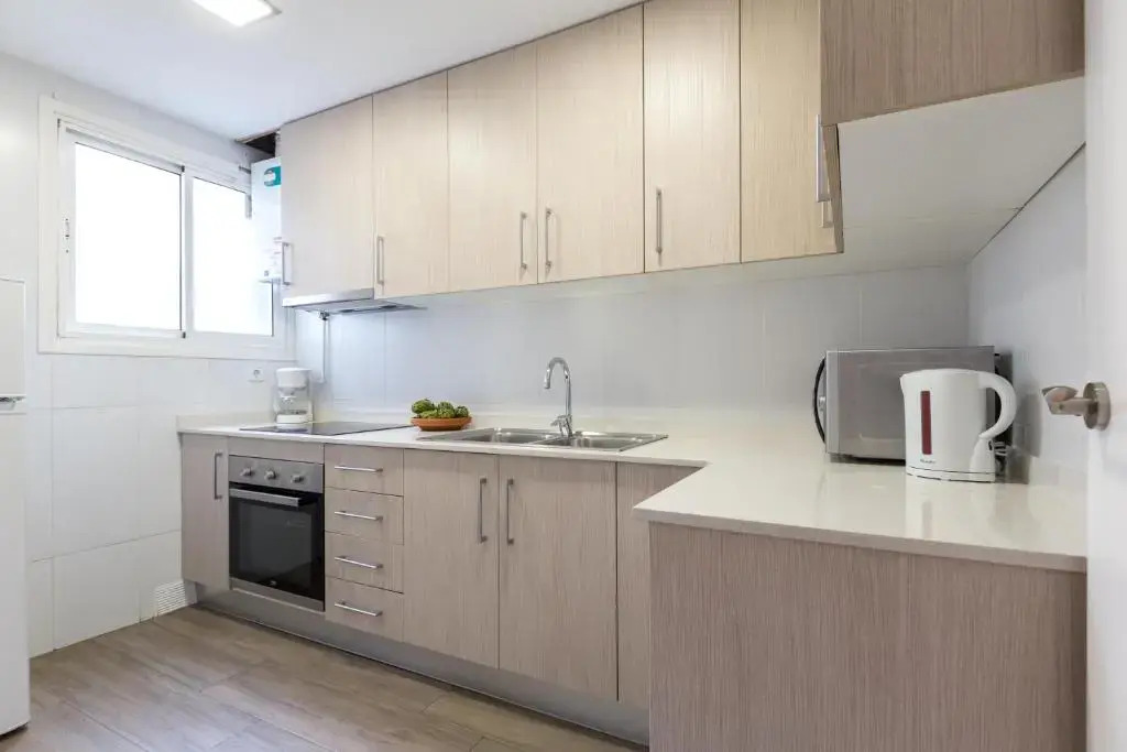 Sunny 3BR for 4 Iconic Terrace Views