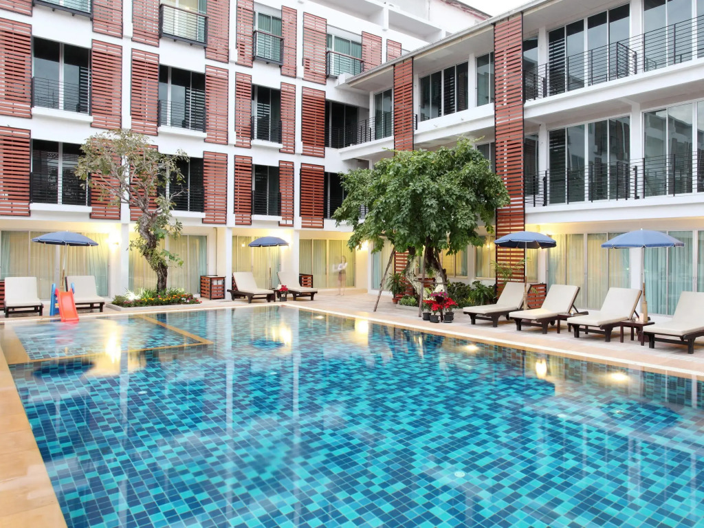 Paradise Hotel