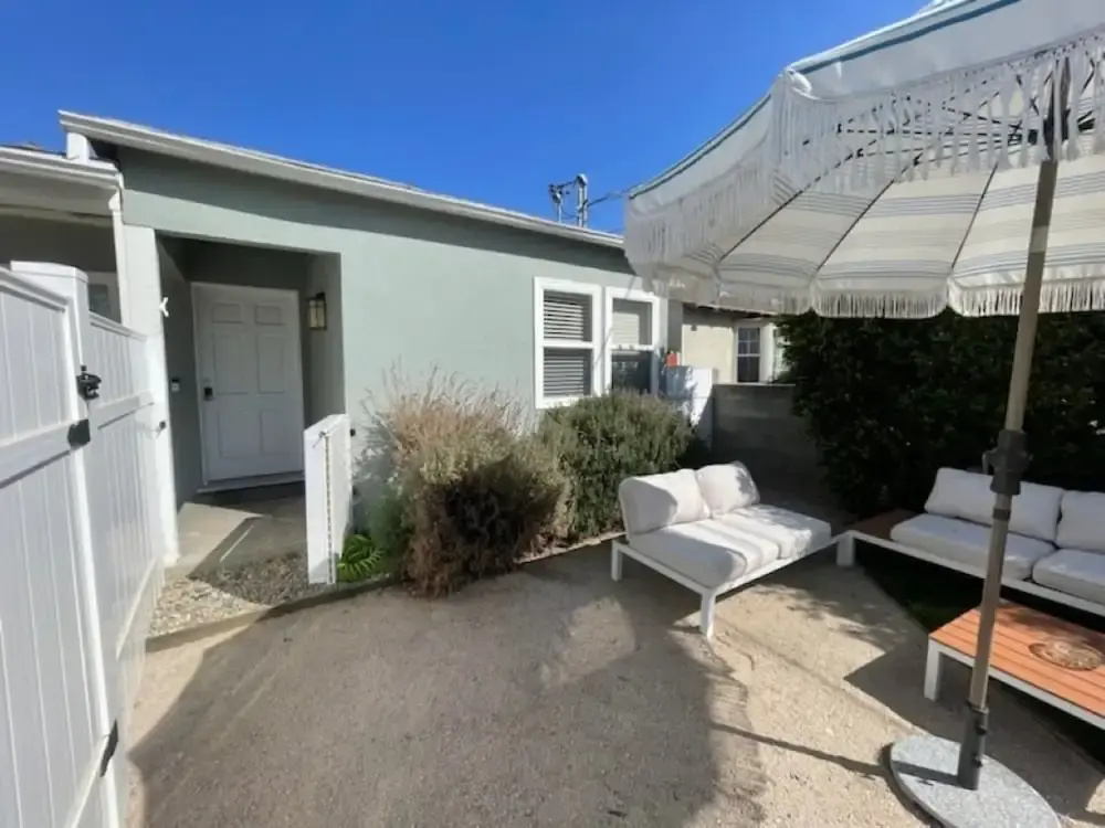 Fully Renovated 2BR Home With HOT TUB Private Fenced Yard Patio Near Noho Arts District p42