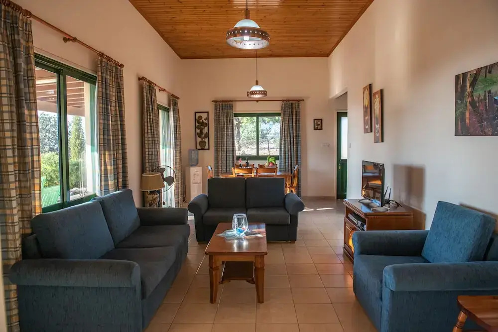 Adonis Villa