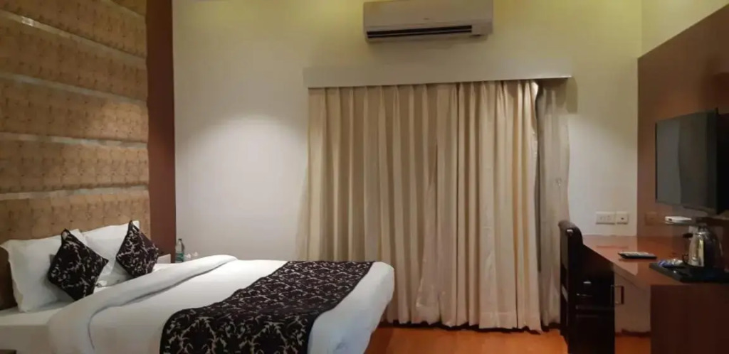 Grand Geet Hotels