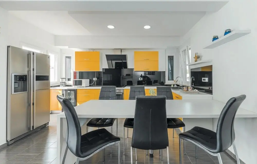 Stunning Home in Vrsi Mulo With Wifi and 4 Bedrooms