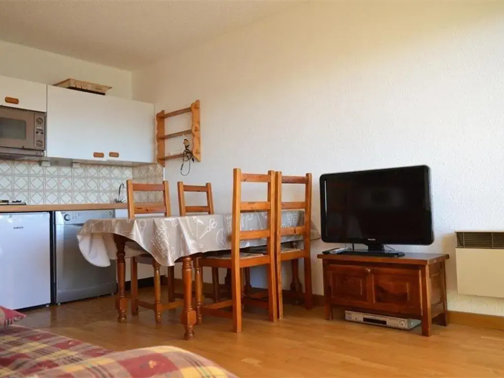 Appartement Font-Romeu-Odeillo-Via, 2 pièces, 6 personnes - FR-1-580-19