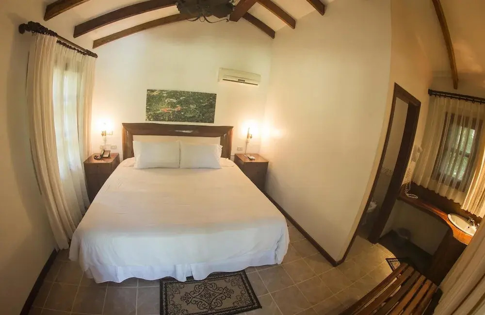 Biocentro Guembe Hotel y Resort
