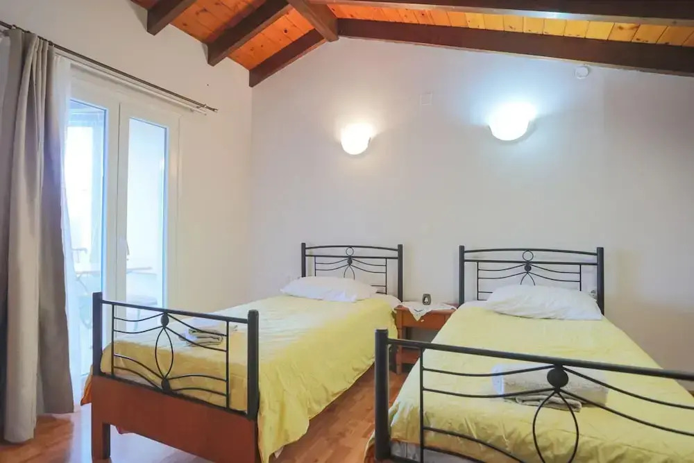 Jokos House in Roda With 2 Bedrooms and 2 Bathrooms
