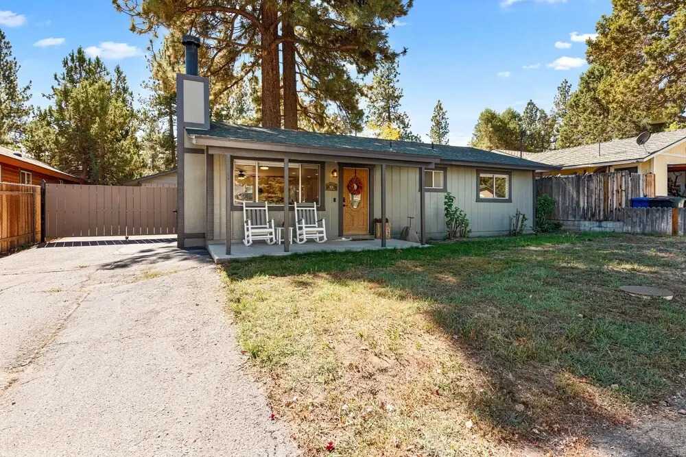 Pine Mountain Lodge - Cute And Cozy With Hot Tub And Fenced Yard! 2 Bedroom Cabin