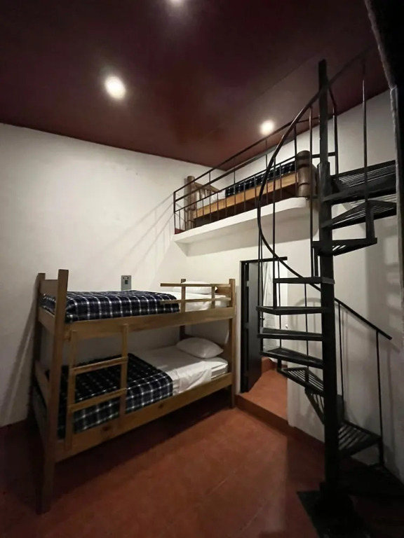 Hotel 17-52