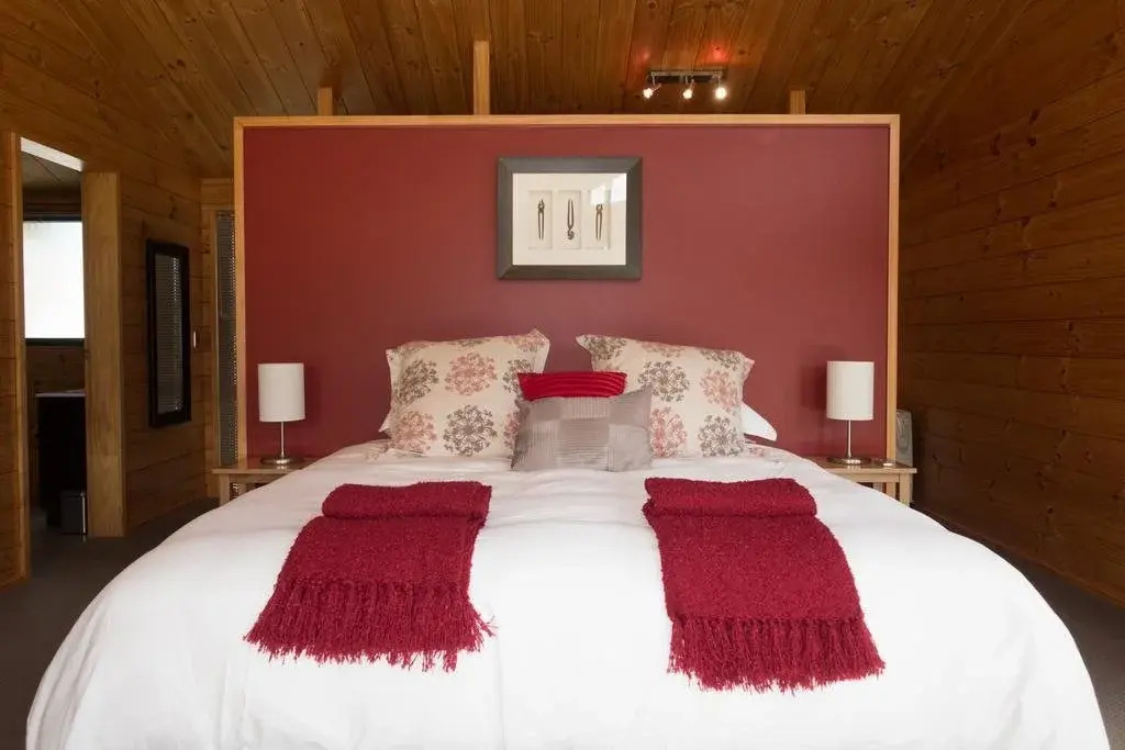 Astelia Lodge
