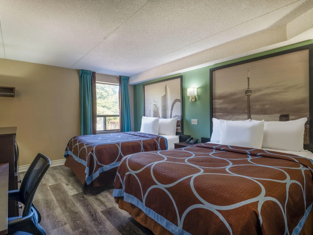 Super 8 by Wyndham Toronto East ON