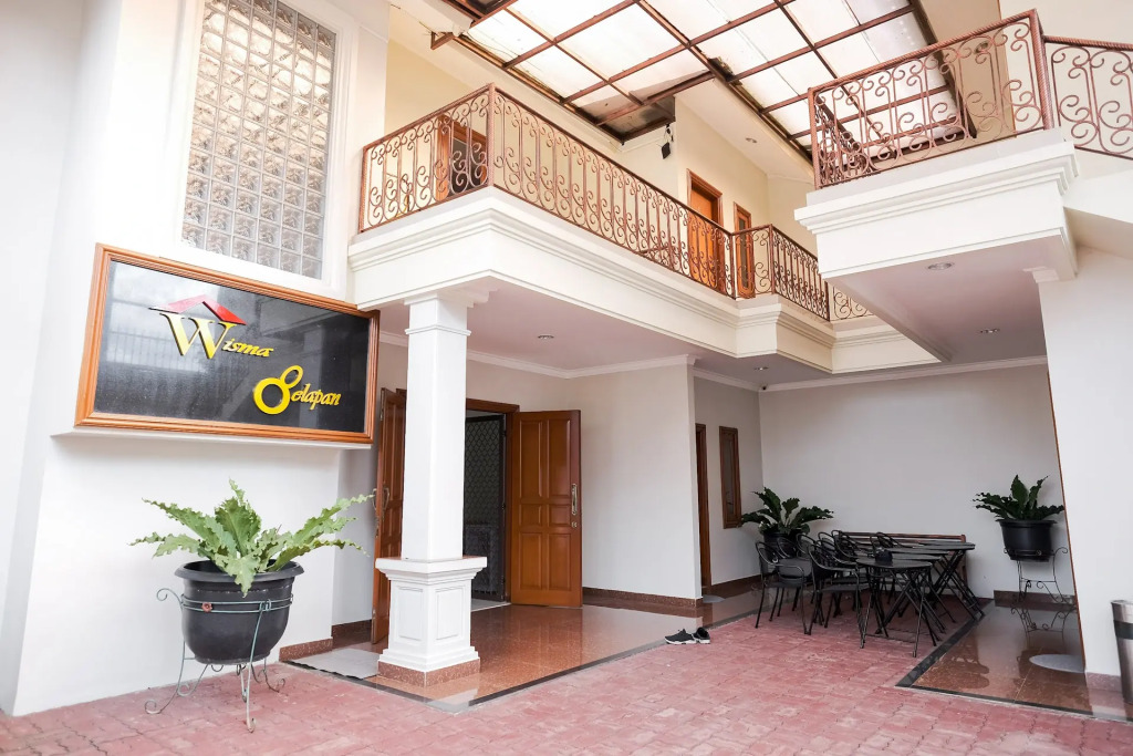 wisma delapan Mitra RedDoorz