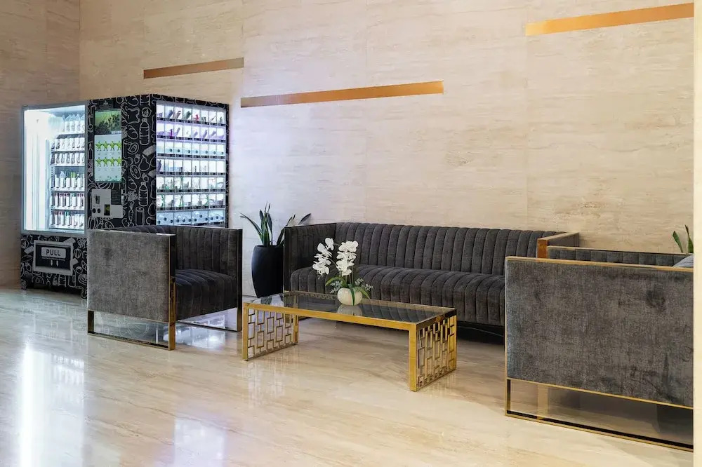 SIMPLY COMFORT Binghatti Gateway Family 2BR with Balcony, Close to Dubai Mall & Burj Khalifa