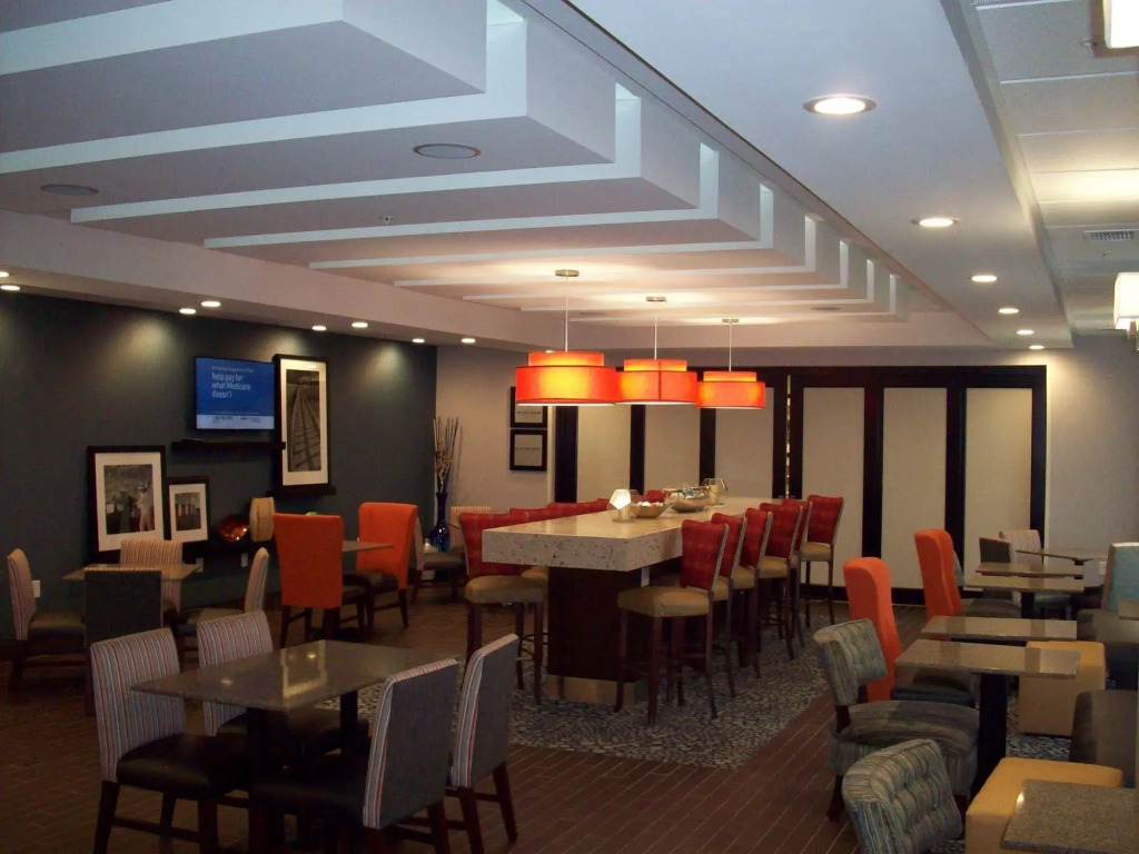 Hampton Inn- Suffolk
