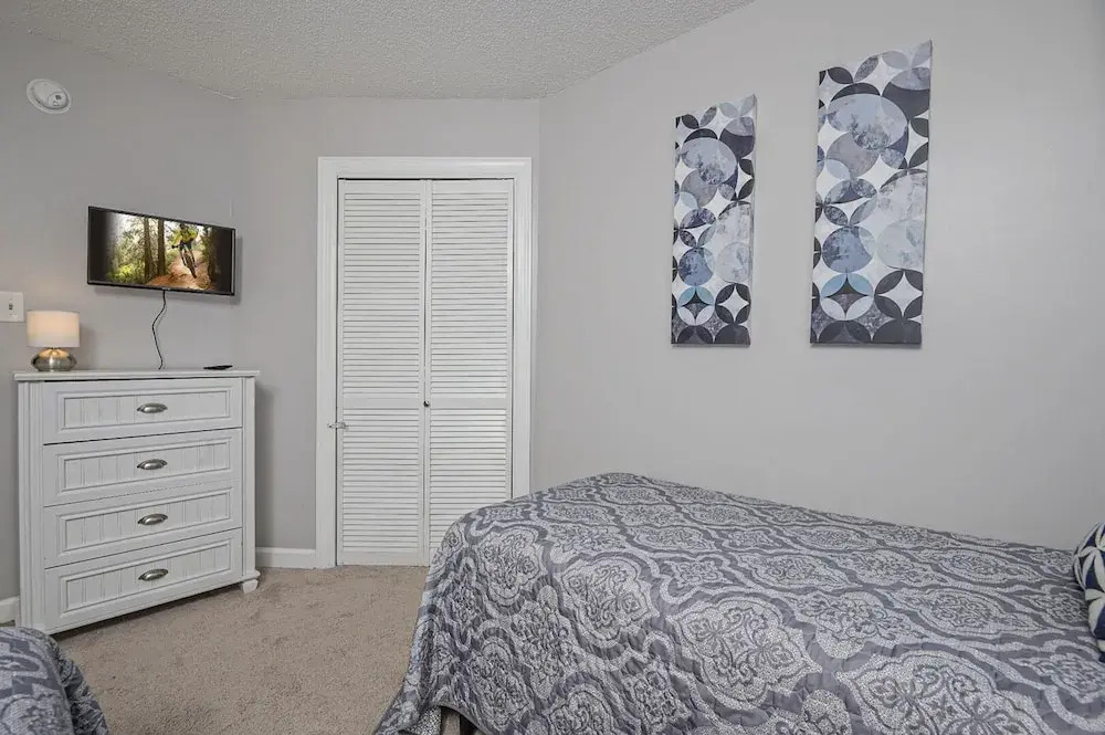 Summit Condo #5302 by Heritage Cabin Rentals