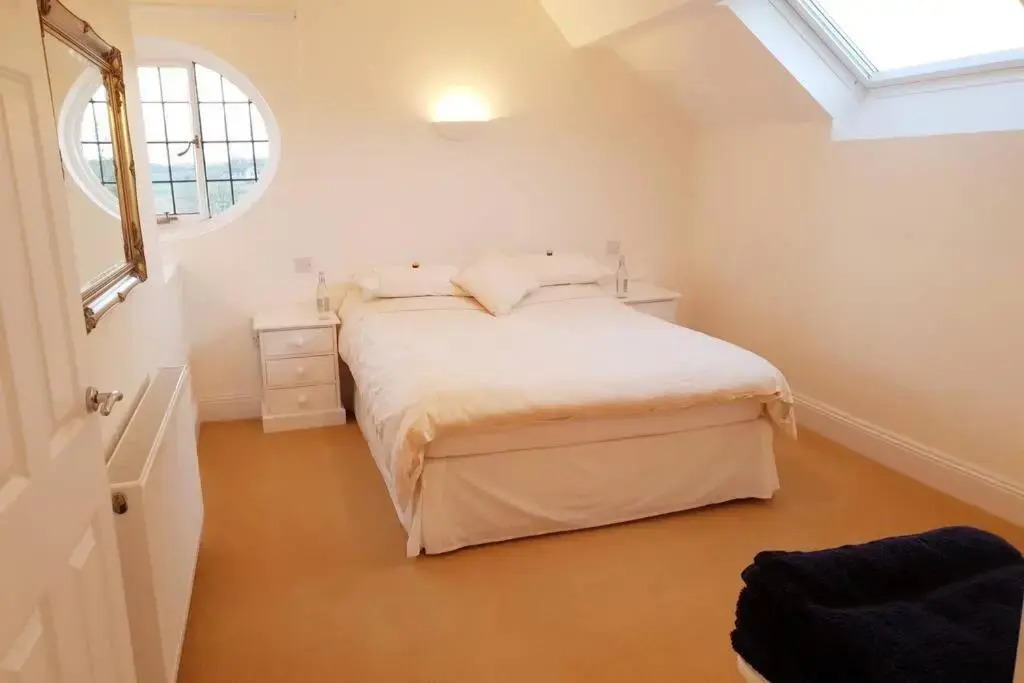 Large 2 ensuite bedroom flat with lovely views