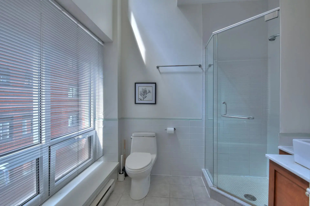 2 Floor Mezzanine Condo Near Convention Center