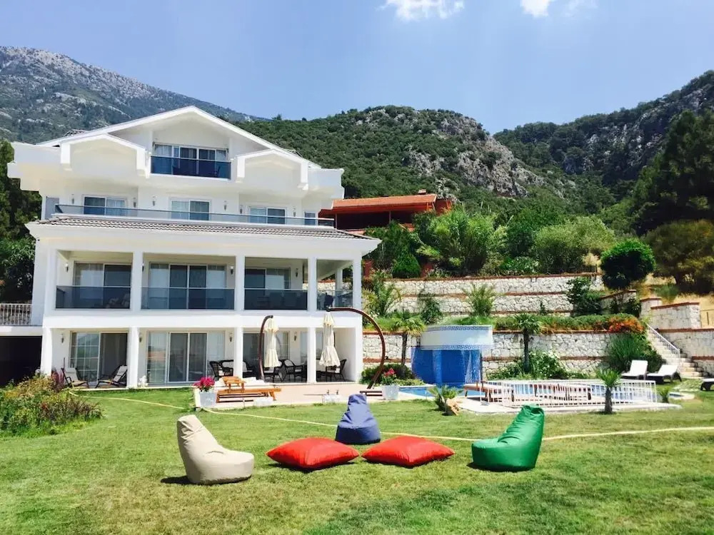 Villa Whispering Palms