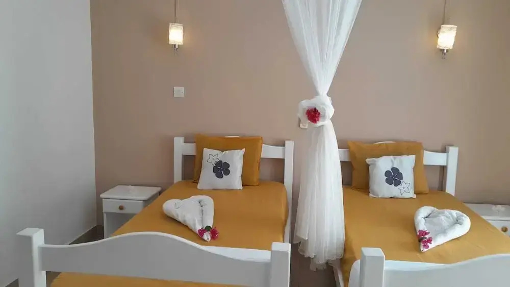 Pretty Villa Santa With Private Pool 120m Walk to the sea