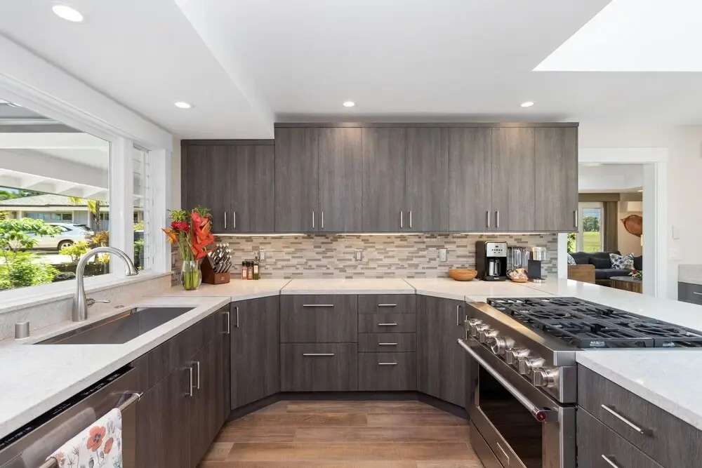 Kapiolani - As Seen On Hgtv 3 Bedroom Home by RedAwning
