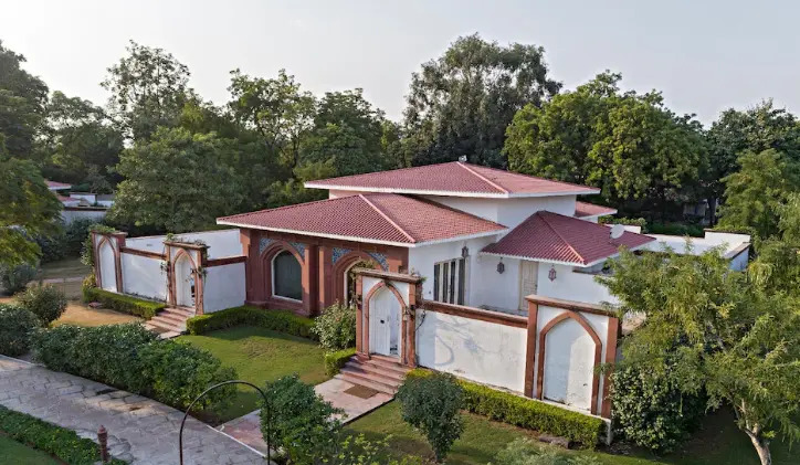 Raj Niwas Palace