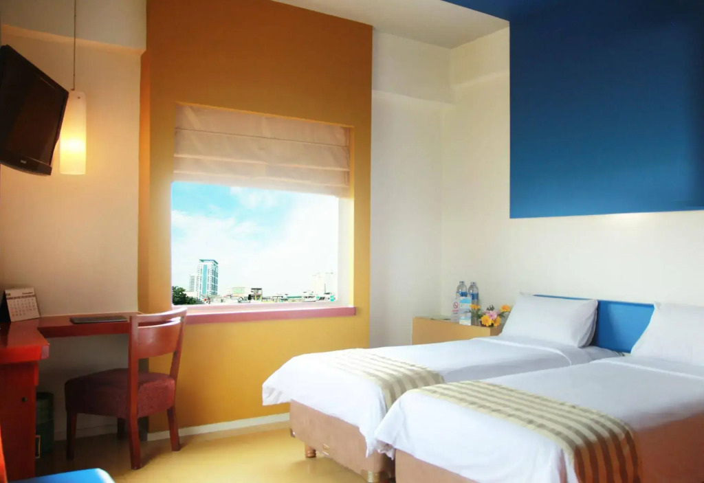 Sparks Life Jakarta, ARTOTEL Curated