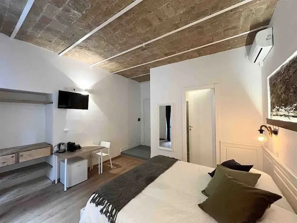 Domus Avi - Guest House
