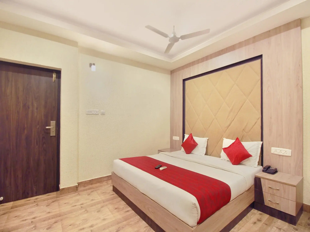 OYO 10222 Hotel Anbu Park