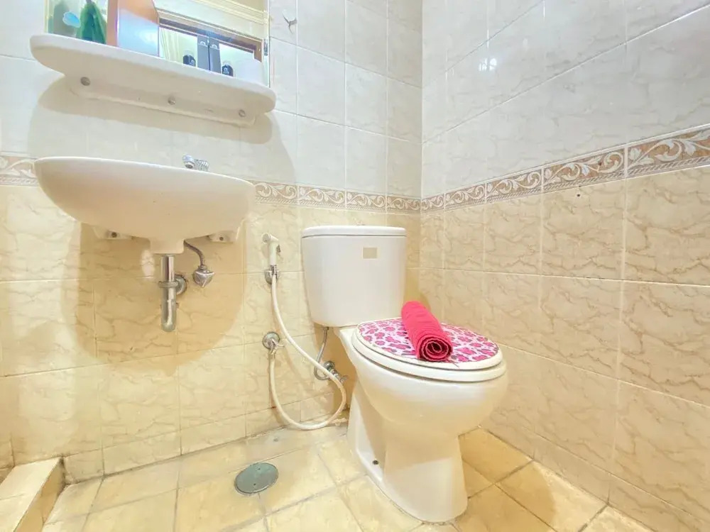 Simply 2BR at Majesty Apartment