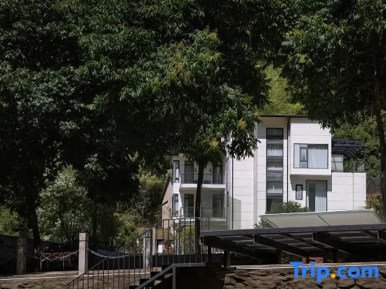 Facing the Mountain for Residence | Anji Zhuxi Mountain Wild Drift Dock Homestay