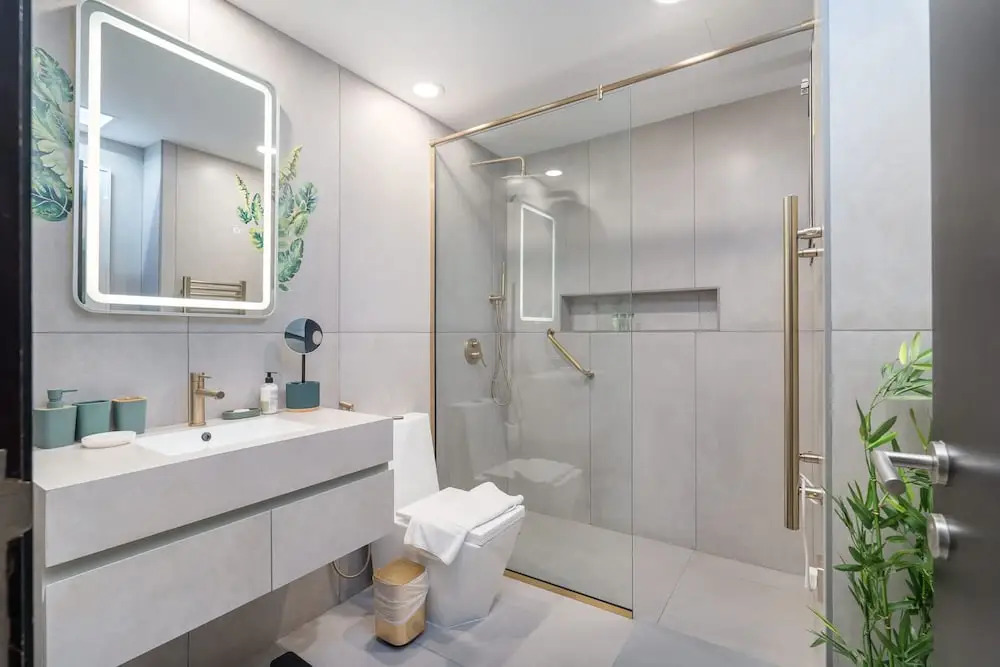 Calm 1-bedroom With Relaxing Balcony Atmosphere in Liwan