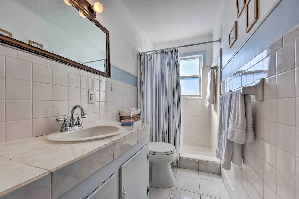 Fernandina Cottage w/ Deck + Direct Beach Access!