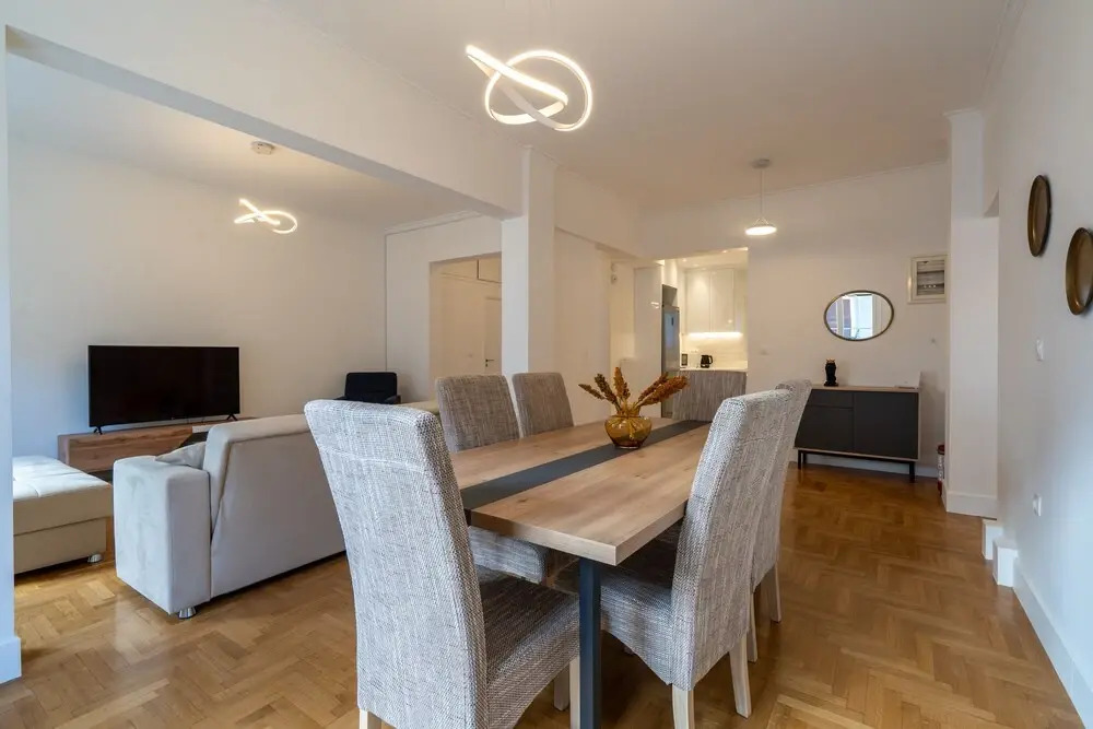 The Urban King Apartment