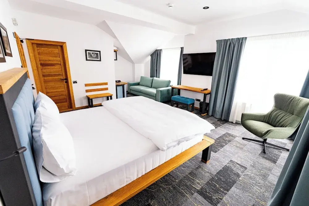 HOW Boutique and Hotel