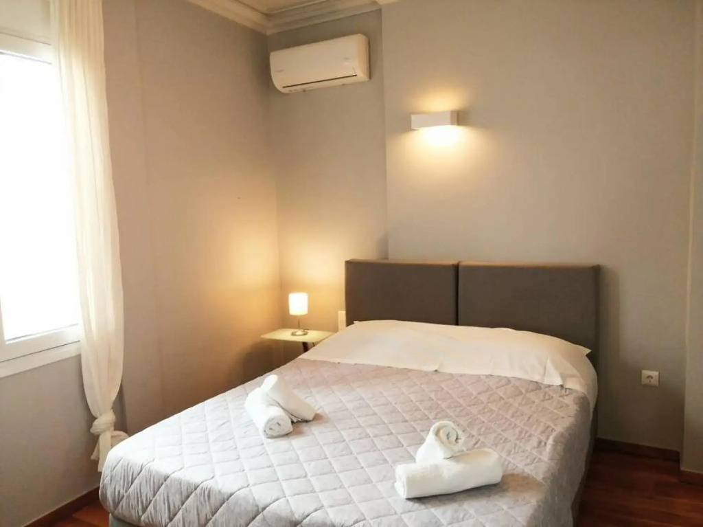 Lovely Apartment Under the Acropolis
