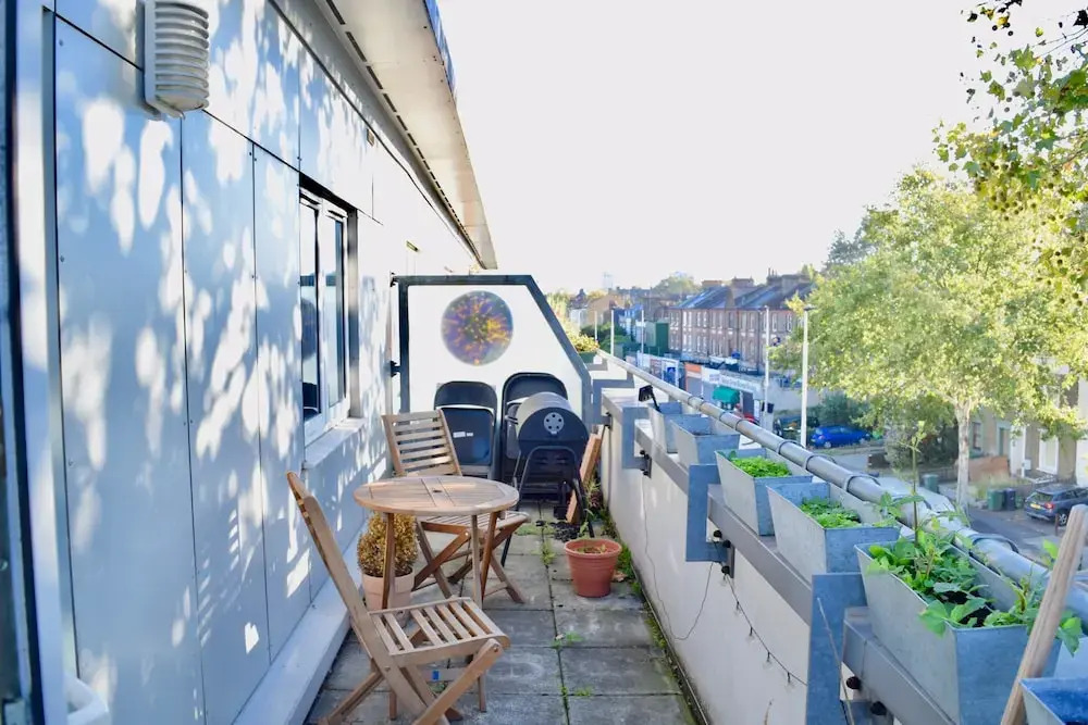 1 Bedroom Apartment in Clapham With Balcony