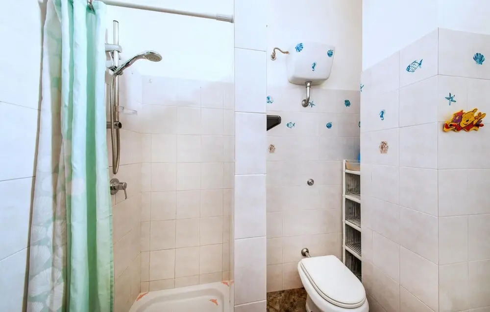 Stunning Apartment in La Maddalena With 5 Bedrooms and Wifi