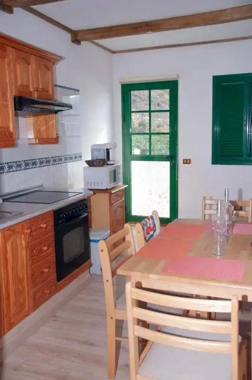 TenoHomes Casa Catuja Ocean View Retreat